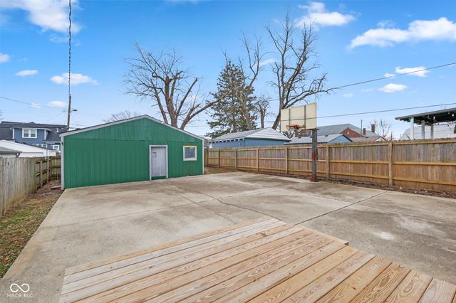 73 S 10th Avenue, Beech Grove, IN 46107