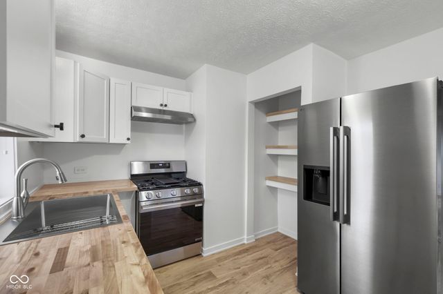 73 S 10th Avenue, Beech Grove, IN 46107