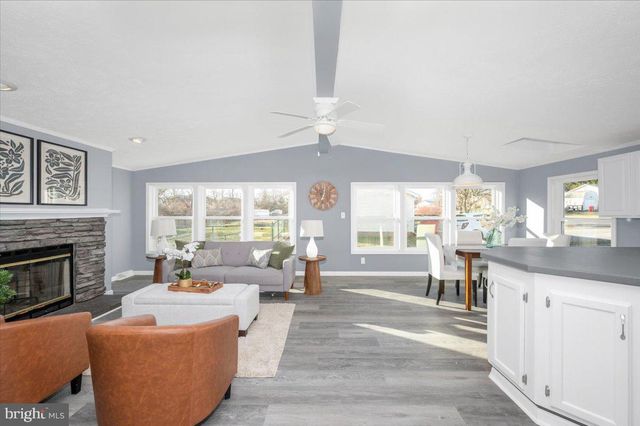 267 TEAL RD, Martinsburg, WV 25405