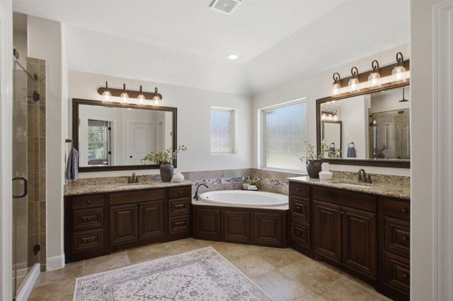 144 Milestone RD, Liberty Hill, TX 78642