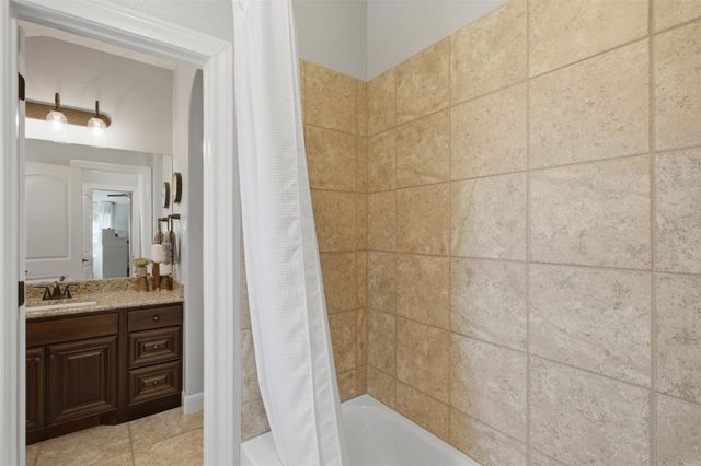 144 Milestone RD, Liberty Hill, TX 78642