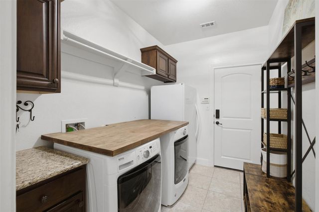 144 Milestone RD, Liberty Hill, TX 78642
