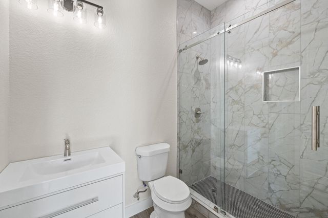 210 Jacaranda DR, Dale, TX 78616