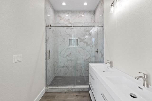 210 Jacaranda DR, Dale, TX 78616