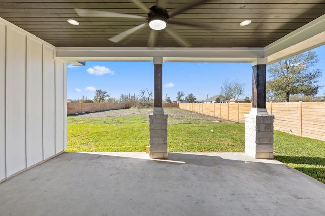 210 Jacaranda DR, Dale, TX 78616