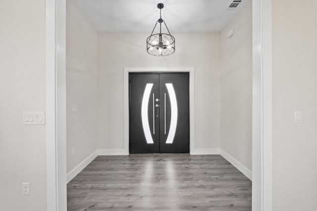 210 Jacaranda DR, Dale, TX 78616