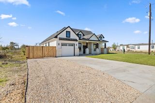 210 Jacaranda DR, Dale, TX 78616