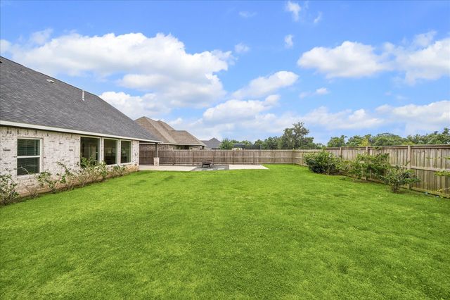 111 Creekside Lane, Lake Jackson, TX 77566