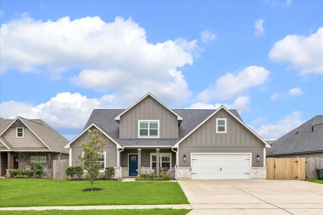 111 Creekside Lane, Lake Jackson, TX 77566