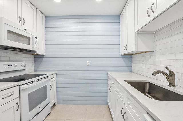 124 GLOUCESTER BOULEVARD 355J, Sun City Center, FL 33573