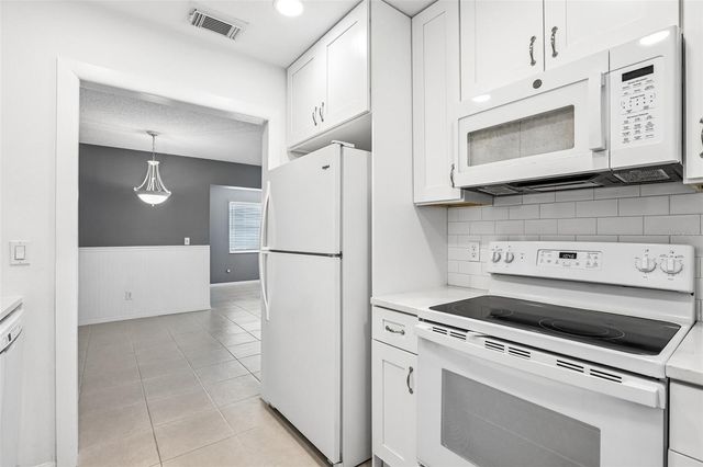 124 GLOUCESTER BOULEVARD 355J, Sun City Center, FL 33573
