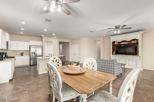 800 W DANISH RED Trail, San Tan Valley, AZ 85143