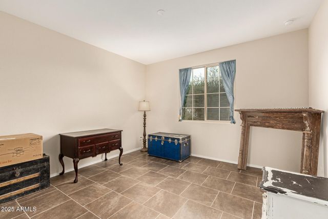 800 W DANISH RED Trail, San Tan Valley, AZ 85143