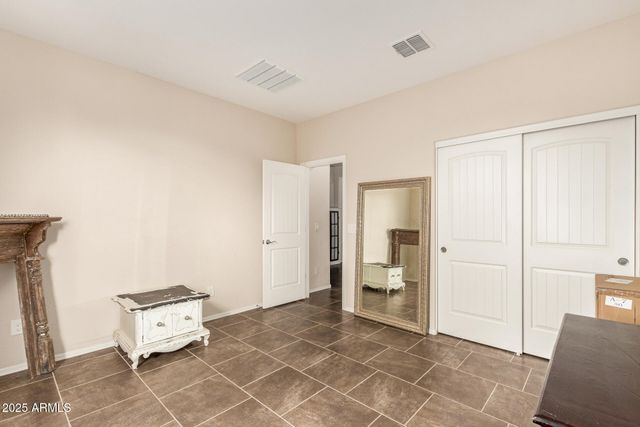 800 W DANISH RED Trail, San Tan Valley, AZ 85143