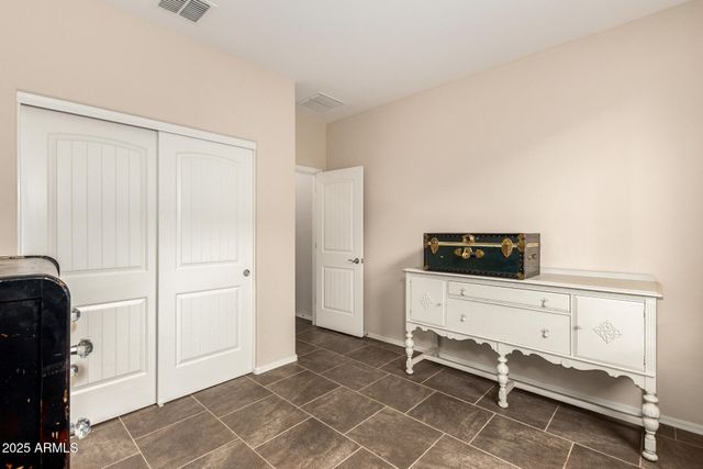 800 W DANISH RED Trail, San Tan Valley, AZ 85143