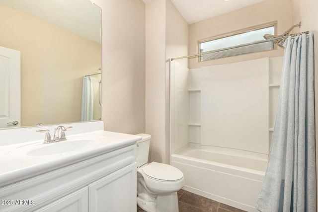 800 W DANISH RED Trail, San Tan Valley, AZ 85143