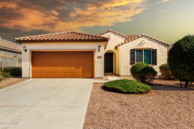 800 W DANISH RED Trail, San Tan Valley, AZ 85143