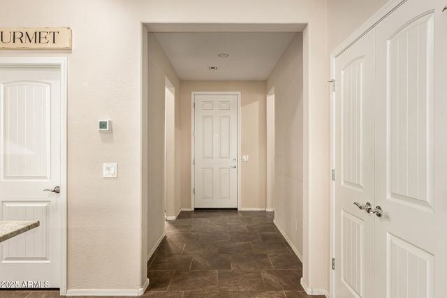 800 W DANISH RED Trail, San Tan Valley, AZ 85143