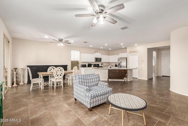 800 W DANISH RED Trail, San Tan Valley, AZ 85143