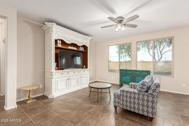 800 W DANISH RED Trail, San Tan Valley, AZ 85143