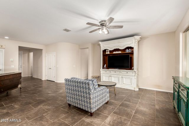 800 W DANISH RED Trail, San Tan Valley, AZ 85143