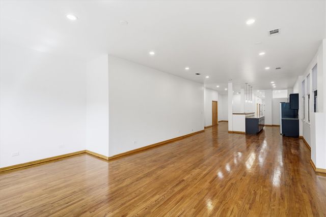 2723 N Clark Street 2ND, Chicago, IL 60614