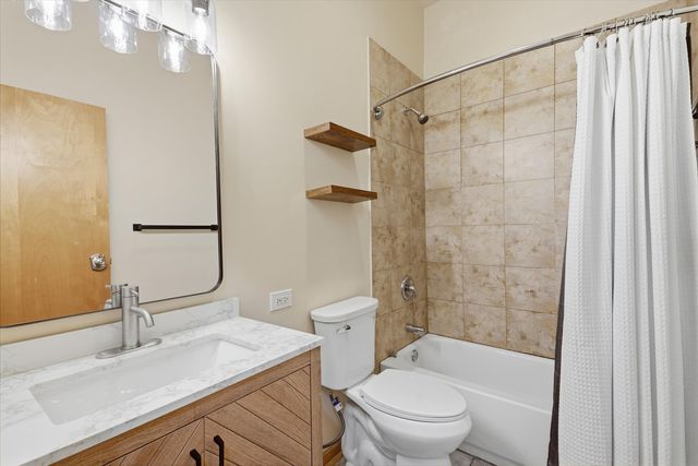 2723 N Clark Street 2ND, Chicago, IL 60614