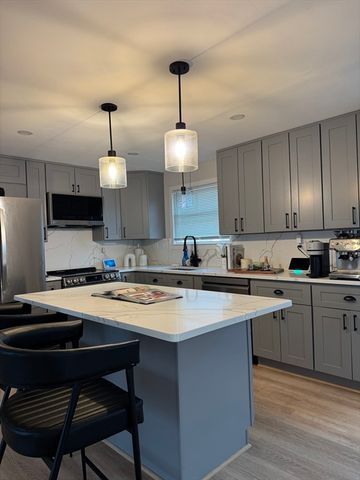 79 Humes Ave, Worcester, MA 01605