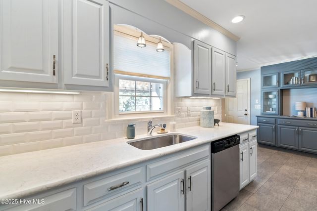 5900 Offshore Court, Wilmington, NC 28409
