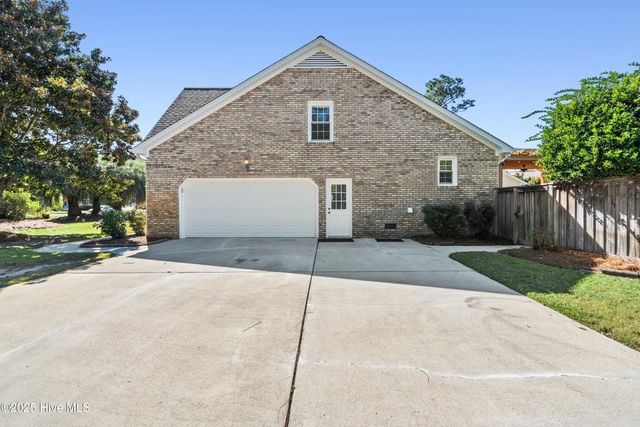 5900 Offshore Court, Wilmington, NC 28409