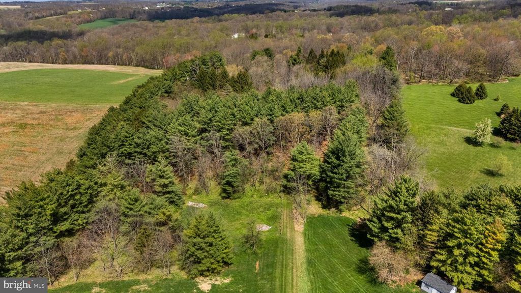 Image 4 of property listing at FARMINGTON, Woodbine, MD 21797