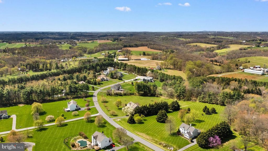 Image 7 of property listing at FARMINGTON, Woodbine, MD 21797