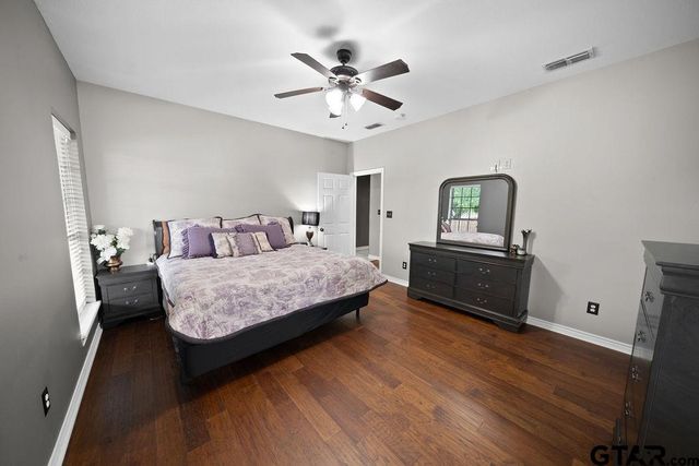 11906 Meadow Creek Dr., Brownsboro, TX 75756
