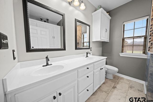 11906 Meadow Creek Dr., Brownsboro, TX 75756