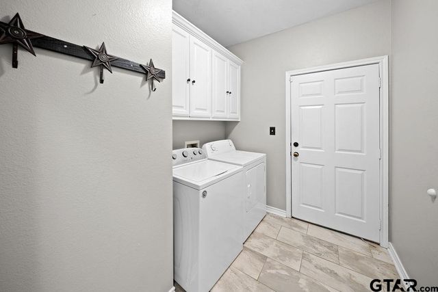 11906 Meadow Creek Dr., Brownsboro, TX 75756