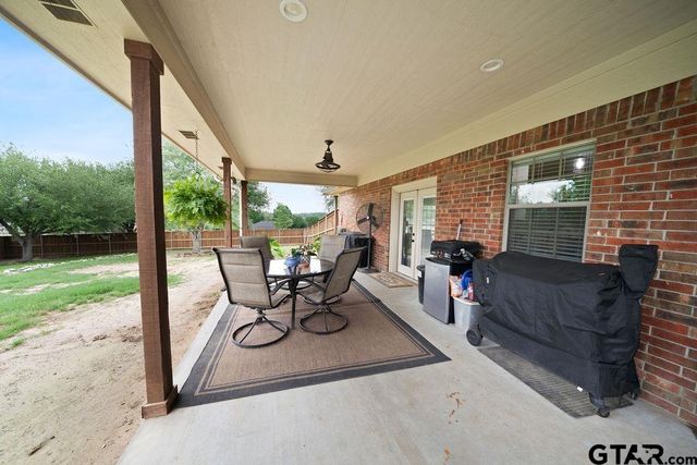11906 Meadow Creek Dr., Brownsboro, TX 75756