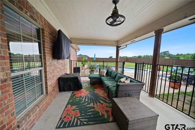 11906 Meadow Creek Dr., Brownsboro, TX 75756