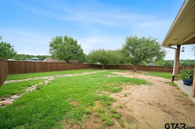 11906 Meadow Creek Dr., Brownsboro, TX 75756