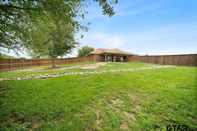 11906 Meadow Creek Dr., Brownsboro, TX 75756