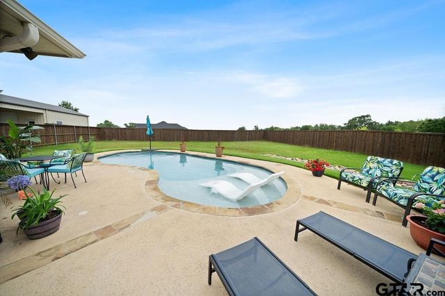 11906 Meadow Creek Dr., Brownsboro, TX 75756
