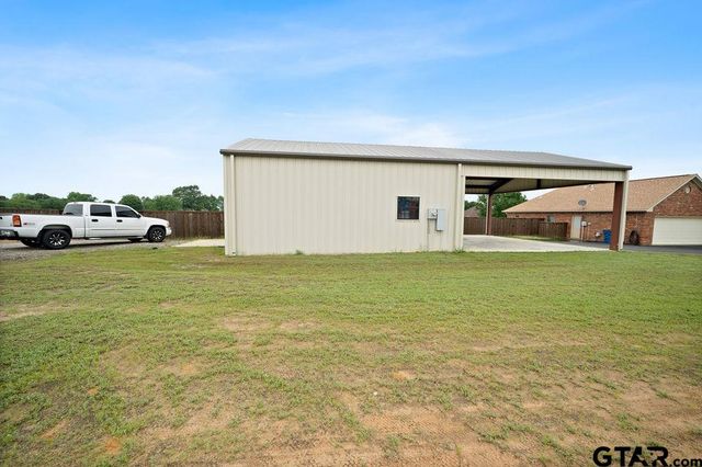 11906 Meadow Creek Dr., Brownsboro, TX 75756