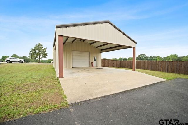 11906 Meadow Creek Dr., Brownsboro, TX 75756