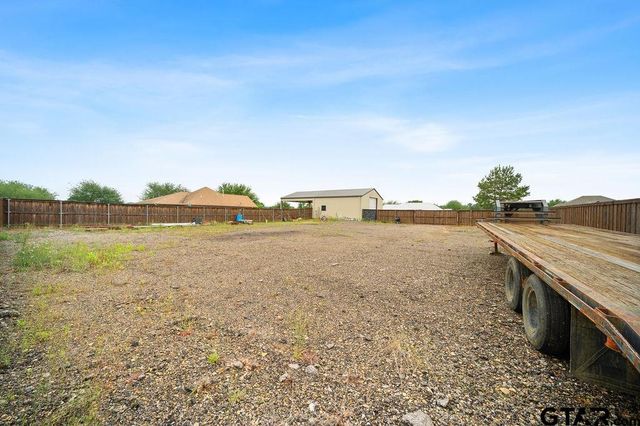 11906 Meadow Creek Dr., Brownsboro, TX 75756