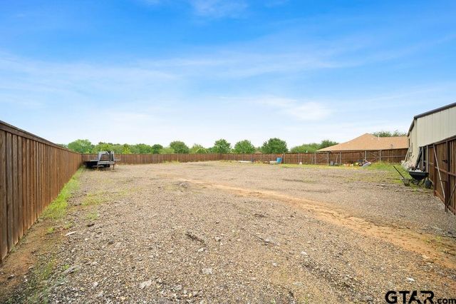 11906 Meadow Creek Dr., Brownsboro, TX 75756