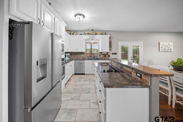 11906 Meadow Creek Dr., Brownsboro, TX 75756