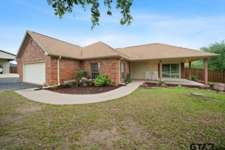 11906 Meadow Creek Dr., Brownsboro, TX 75756