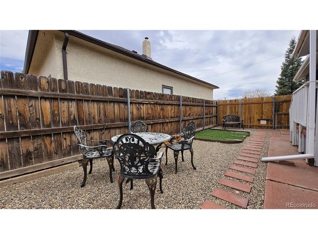 1008 W 7th St, Walsenburg, CO 81089