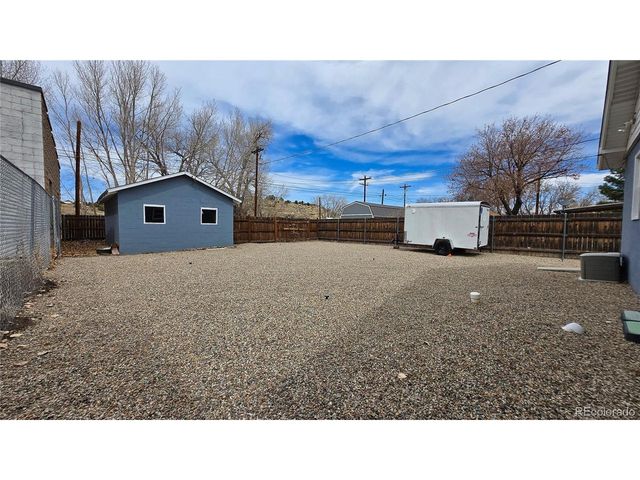 1008 W 7th St, Walsenburg, CO 81089