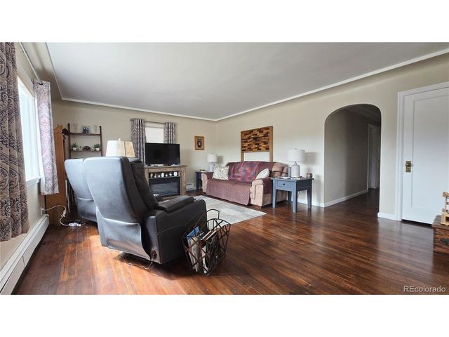 1008 W 7th St, Walsenburg, CO 81089