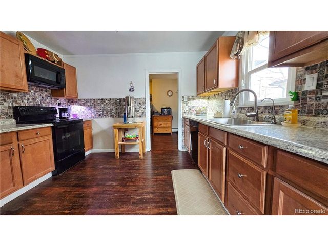 1008 W 7th St, Walsenburg, CO 81089